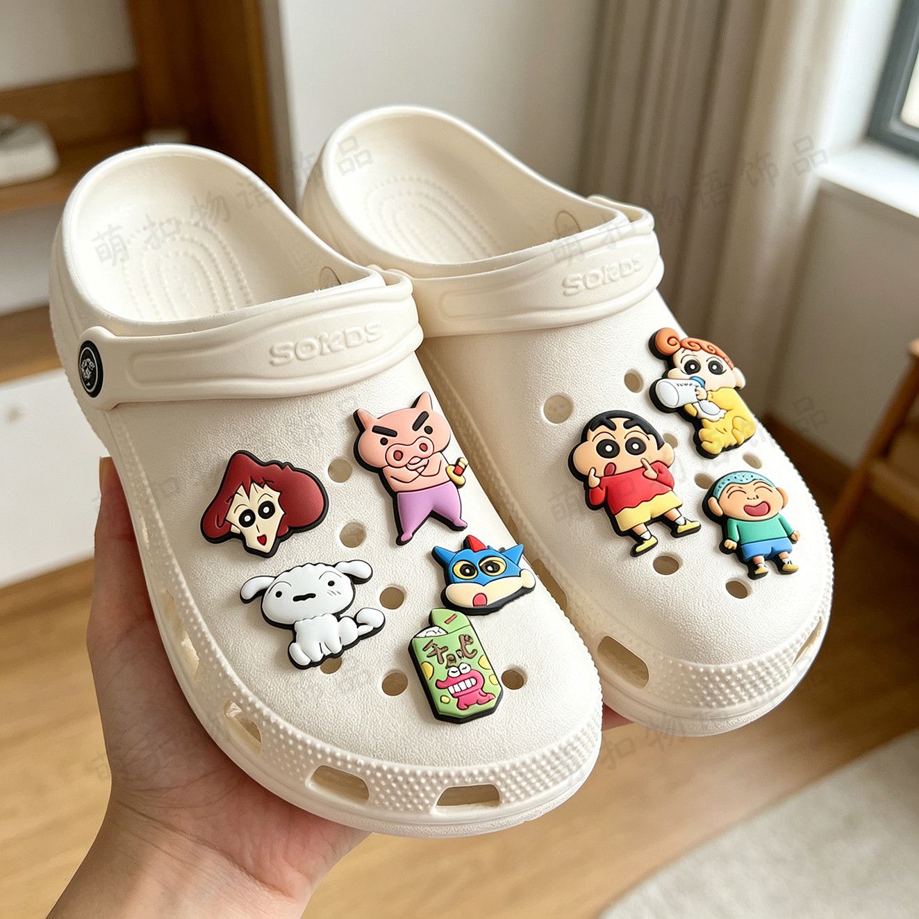 Crayon Shin-chan Schuhblumen-A – Florist Supplies Bewertung und Preis